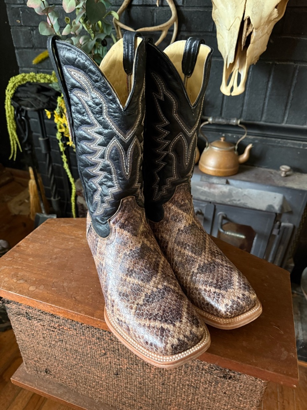 Rattlesnake Boots 12D